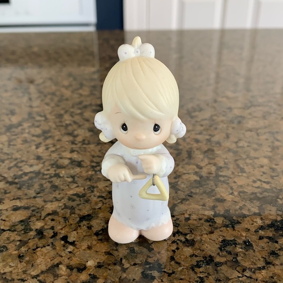 Precious moments “There’s a song in my Heart” figurine - Picture 1 of 3